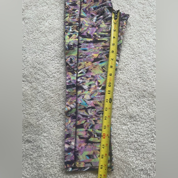 NWOT Lululemon Fast and Free HR Crop II 19” Size 6 - Picture 14 of 15